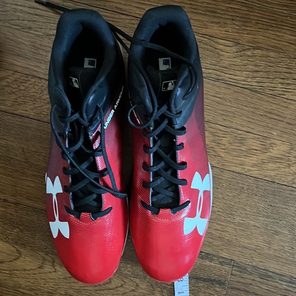 Under Armour Men’s Baseball cleats size 13